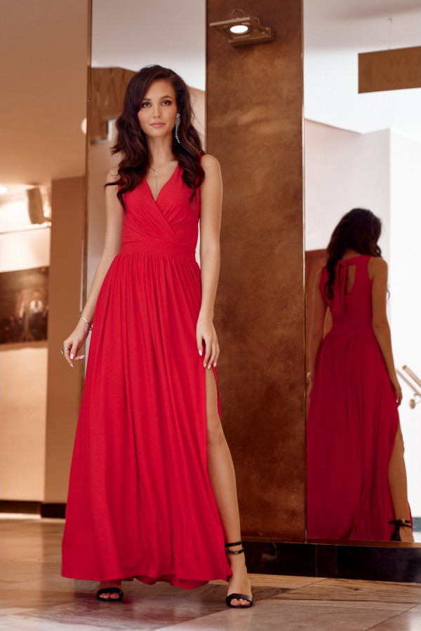 Brokatowa sukienka maxi z wiązaniem na plecach SERINA czerwona 2