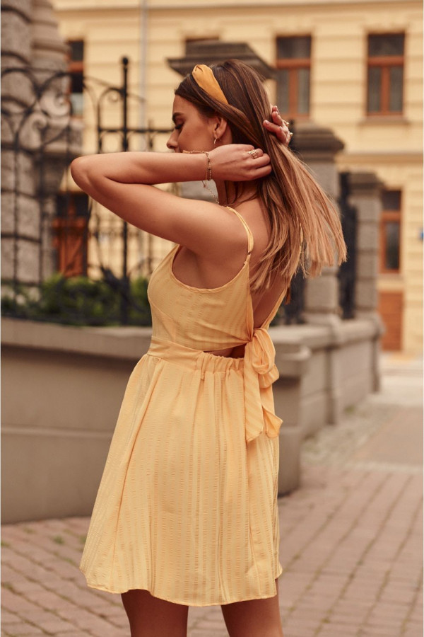 Sukienka letnia w paski wiązana na plecach HOLLY żółta 1