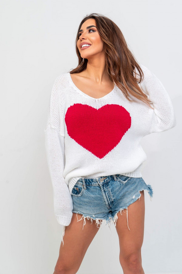 Sweter damski oversize z sercem BIG HEART biały
